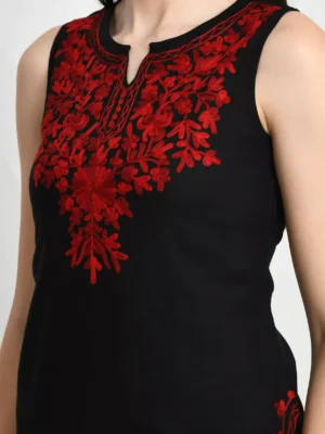 black-maron-sleeveless-aari-short4-scaled-1.webp